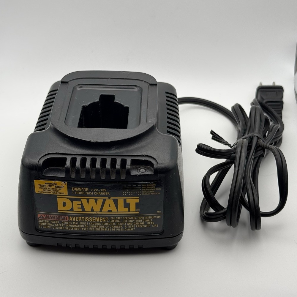 DEWALT DW9116 7.2V-18V 1-Hour NiCd NiMH Battery Charger OEM Powers On